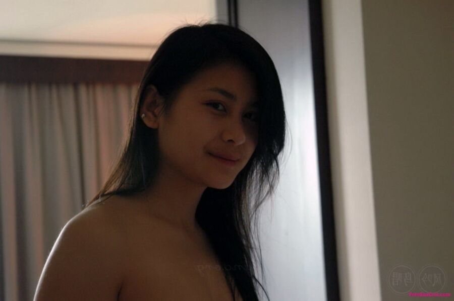 Cute Chinese Beautiful Slut Teasing and Fucking