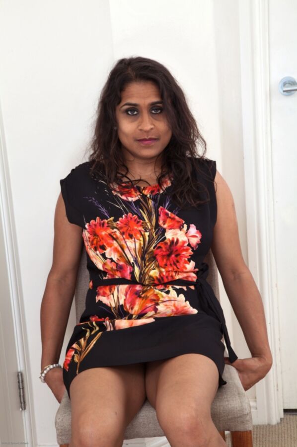 Indian MILF Kashmir has a nice Bush