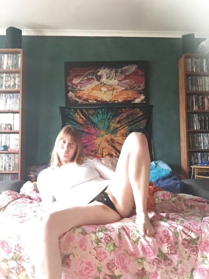 Verschiedene Fotos einer sexy Hausfrau