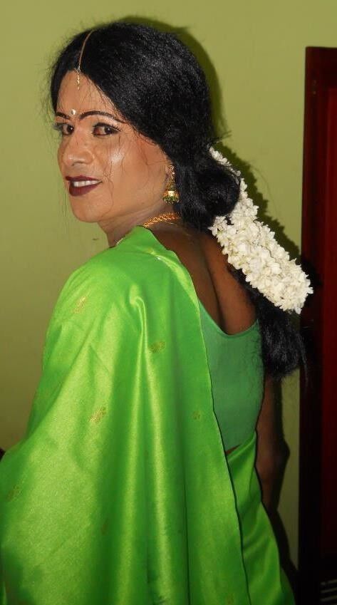 Ramya Sri (crossdresser amador de pele escura)