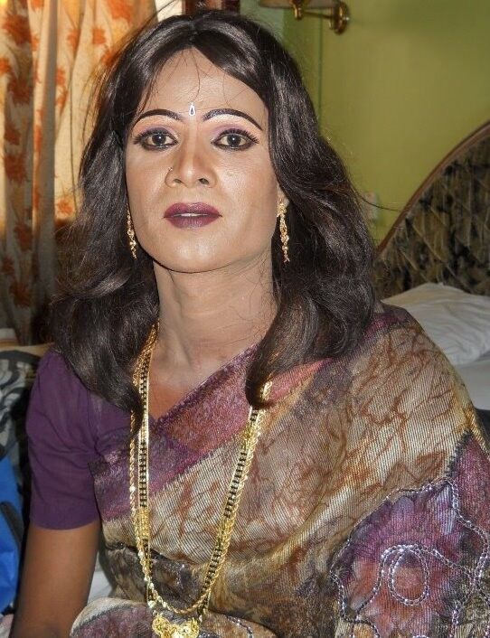 Ramya Sri (Dark-skinned Amateur Crossdresser)