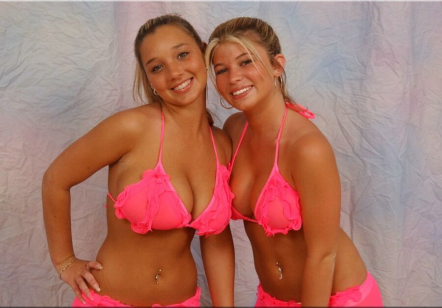 Christina Model und Halee Model