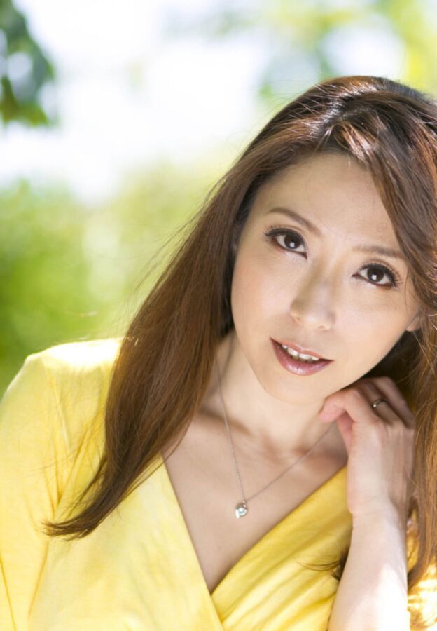 mature Yuuko Shiraki