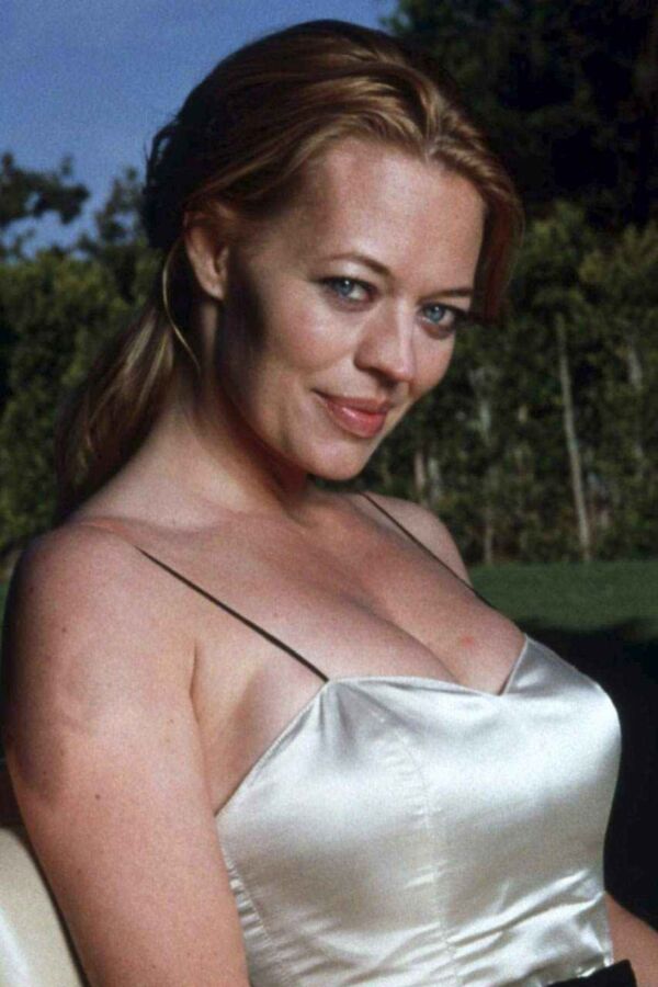 Jeri Ryan