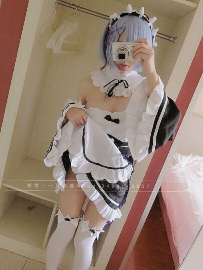 Re Zero - Beau et sensuel cosplay Rem ero