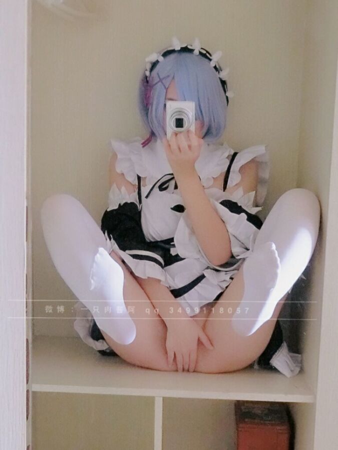 Re Zero - Beau et sensuel cosplay Rem ero