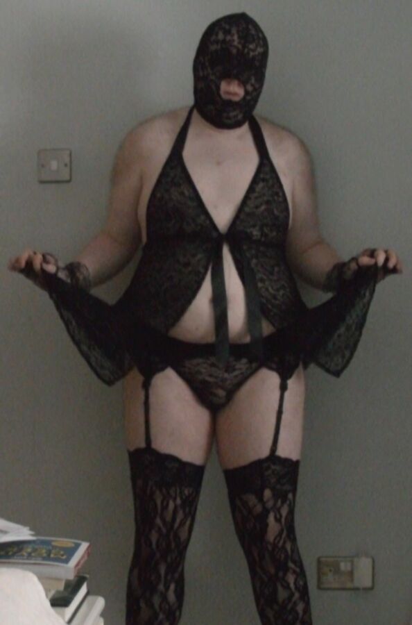 Lacey Sissy suce une marionnette