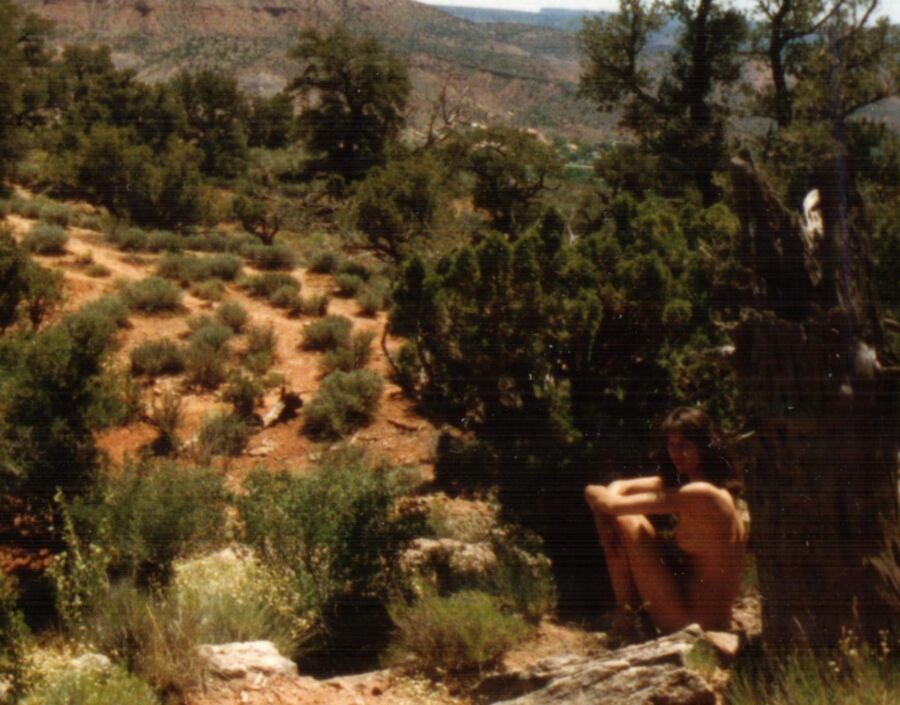 Pamlea Tidwell posing nude in Zion National Park