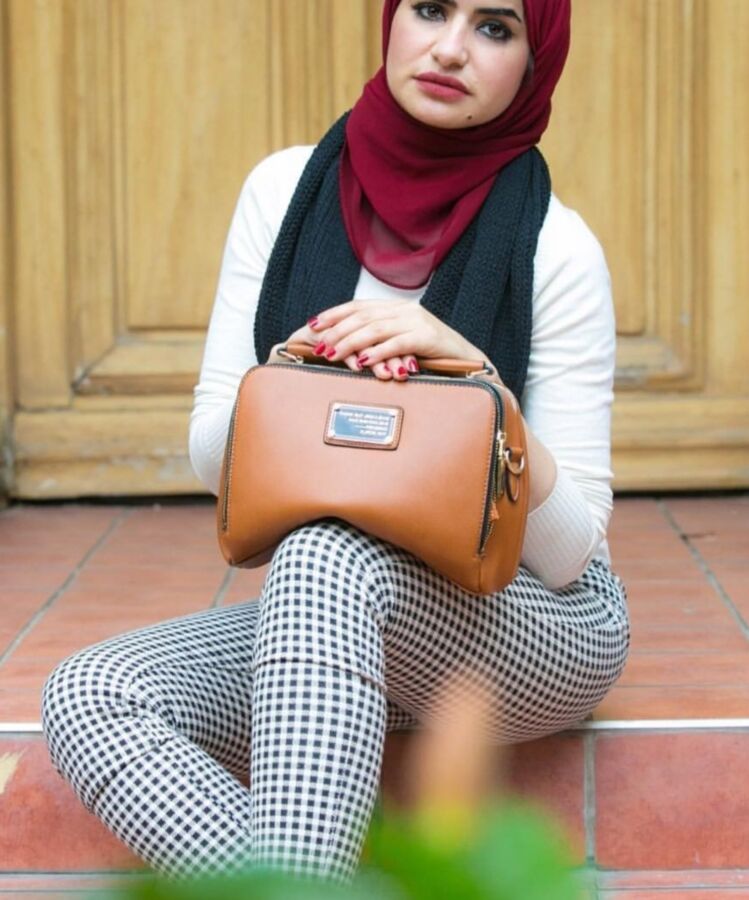 Ayaa : hijab , jeans , captions and cum tributes required