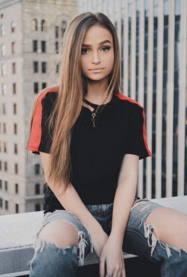 Ella cute teen