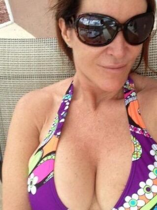 Rachel cheio de curvas MILF selfies