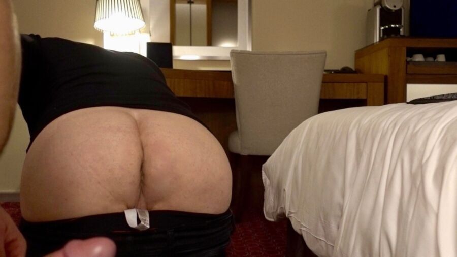 Mr BigHOLE Big Ass Gay Escort Fucked in Hotel Room