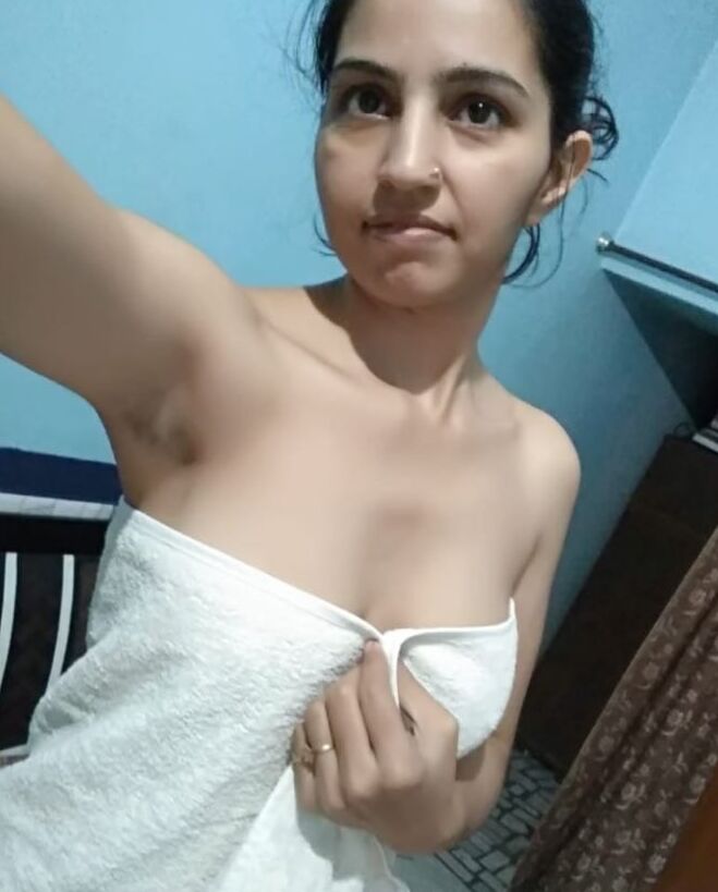 album privé complet maigre desi bhabhi