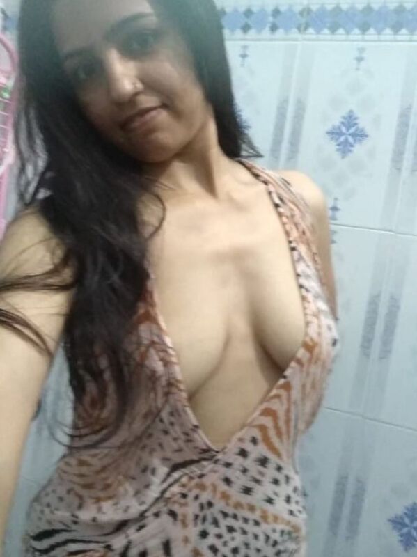 album privé complet maigre desi bhabhi