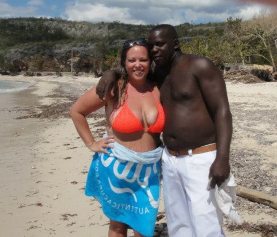 THEY LOVE BIG BLACK COCK GUYS