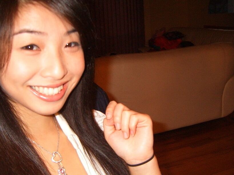 Amateur Asian Ayu [Unknown "Smiling Teen Candids and Teases"]