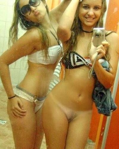 chicas en grupos