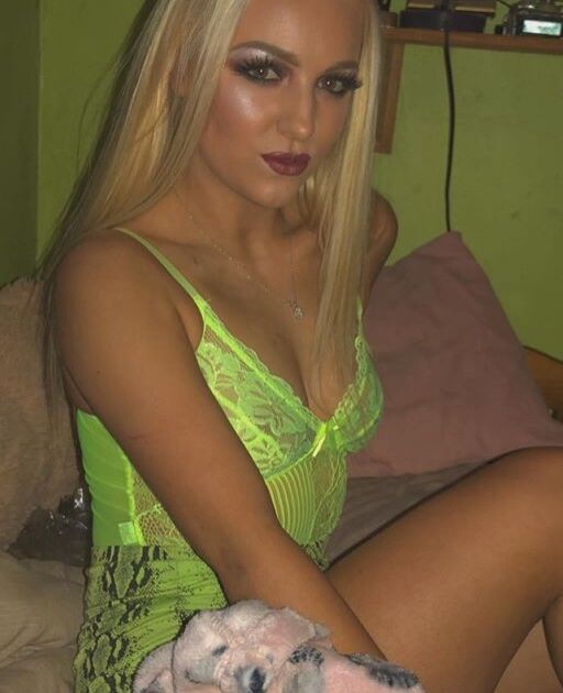 Sexy bimbo fuckpig chav justine