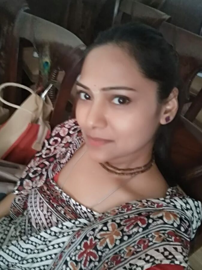 Jyoti, horny North Indian girl from Dehli, shows me everything