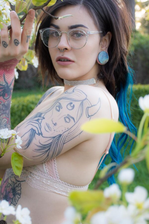 Suicide Girls – Sarahmoon – Kirschblüte