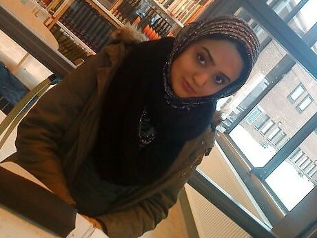 Estudiante universitario hijabi