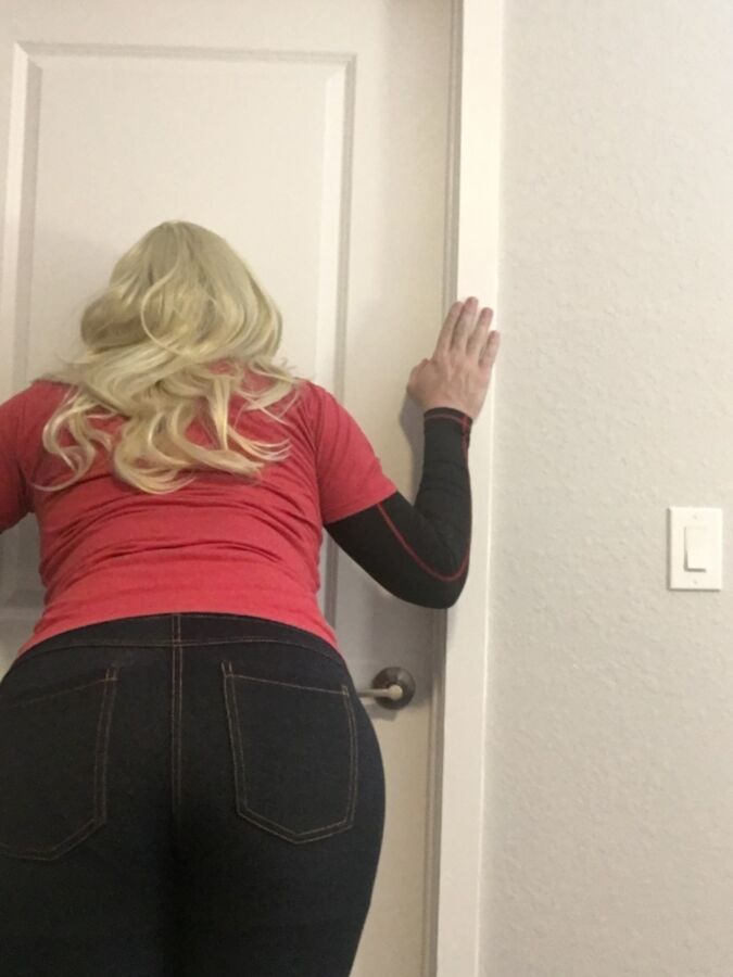 Moi, une autre série de photos de Big Booty Blonde Bimbo