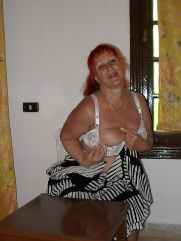 Mature redhead amateur