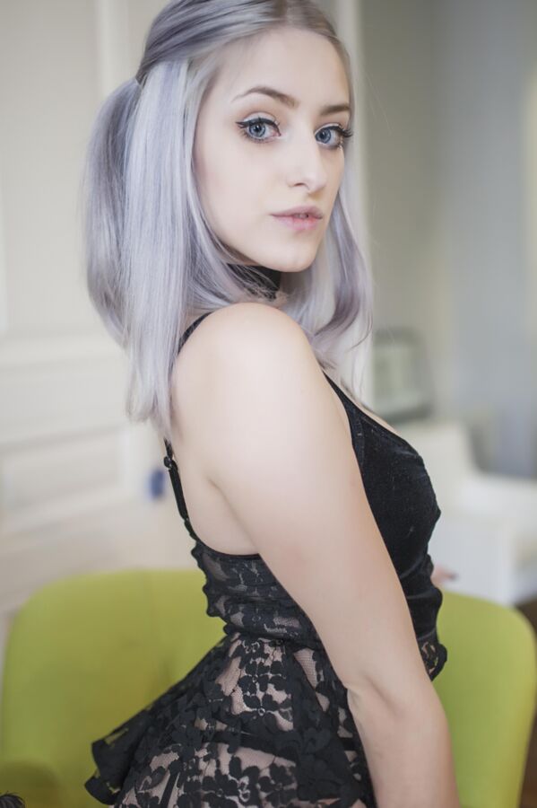 Suicide Girls - Wilhelmine - Noirs desirs