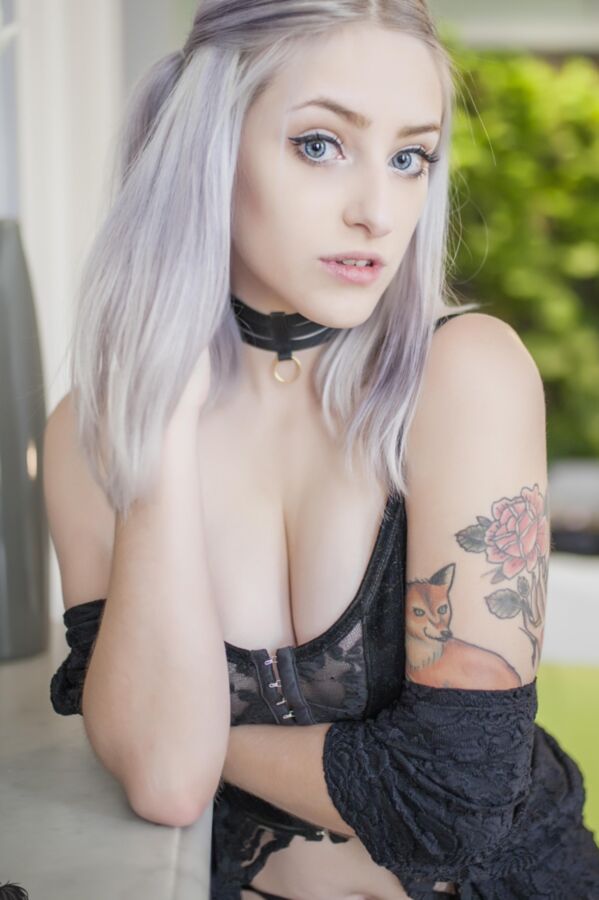 Suicide Girls - Wilhelmine - Désirs noirs