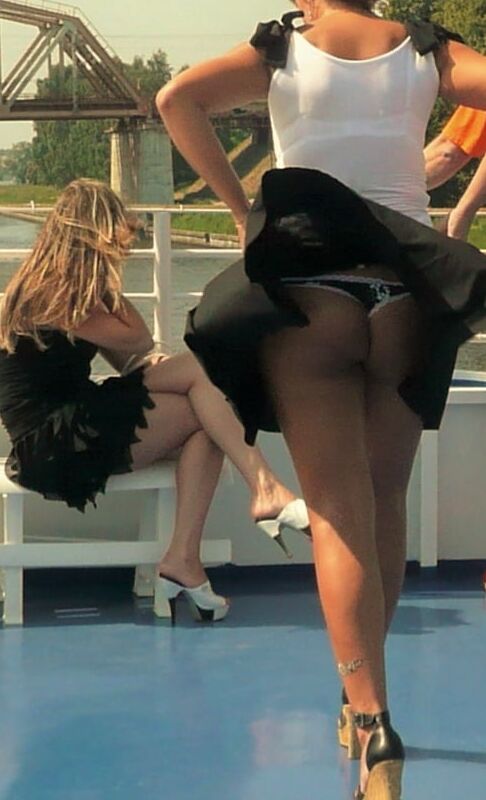 MILF CUL SUR BATEAU CRUISER