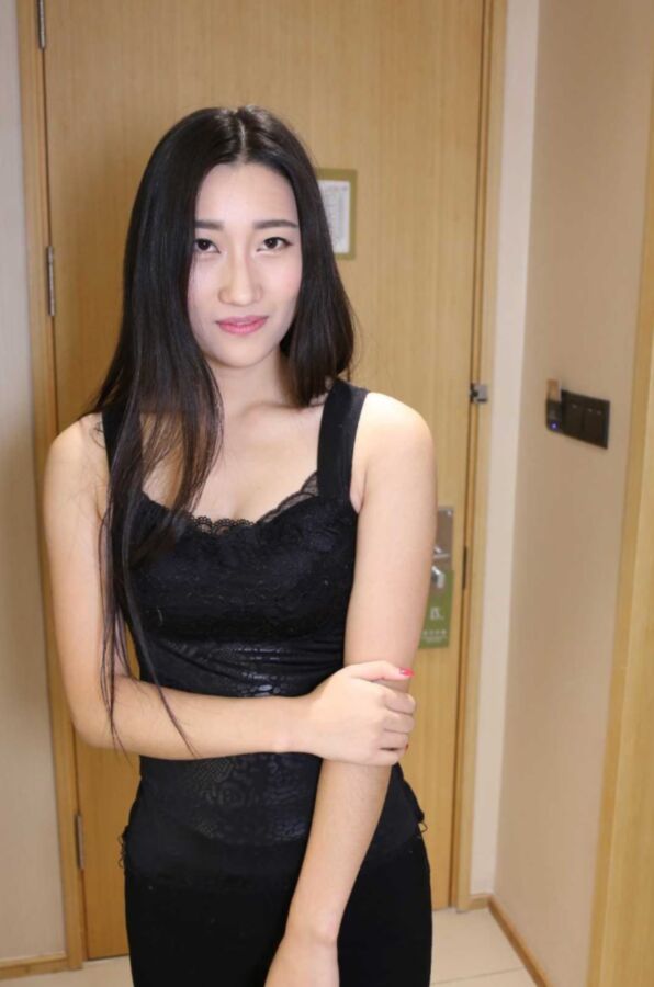 Chinese Model has a Nice Bush