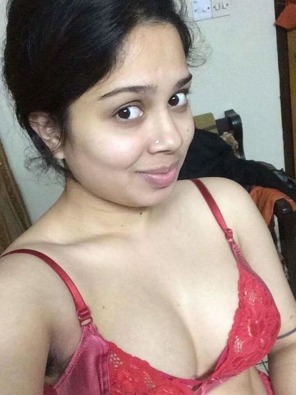 Indian wife selfie for husband