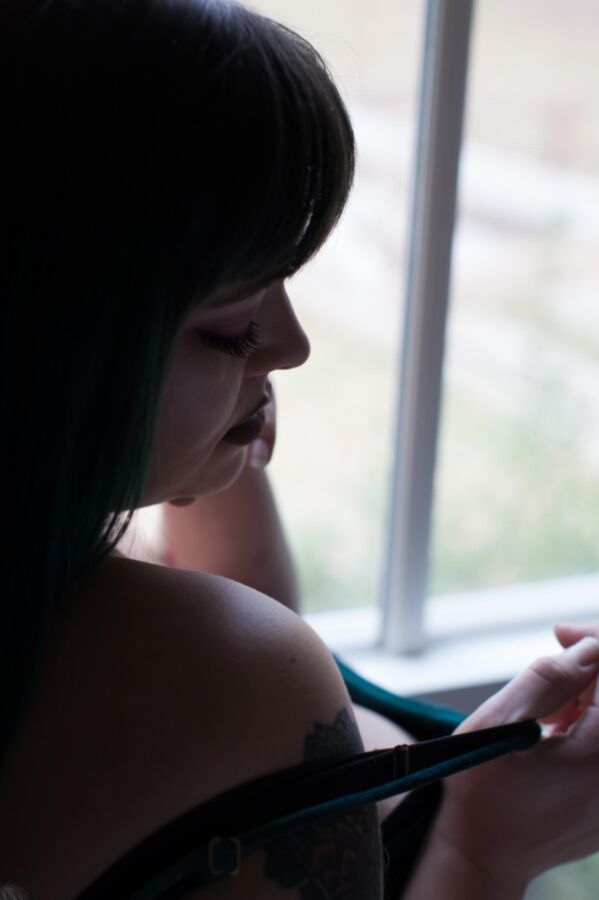 Suicide Girls – Brittfallingupinthesky – Emerald Dream