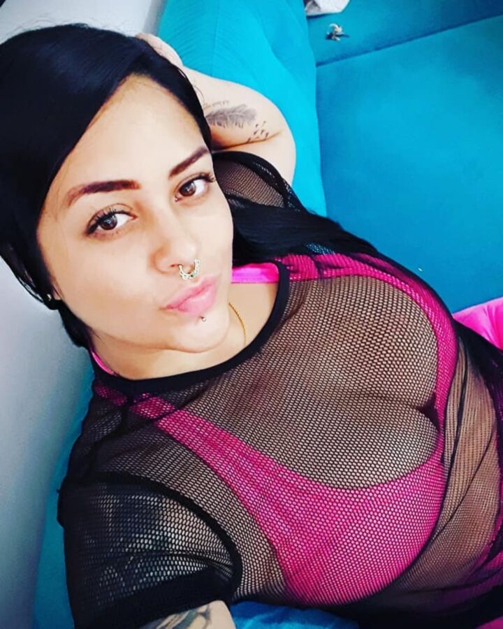 Alejandra, Latina Sexy Caliente Ricas Tetas, Culo Y Tatuajes