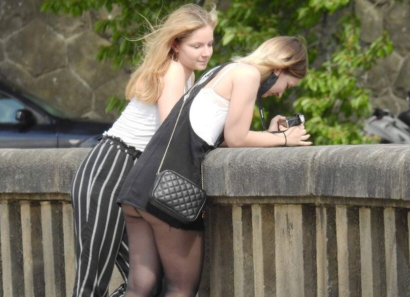 Two hot french candid friends in the parc