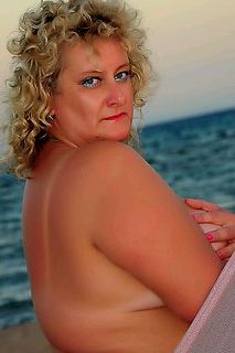 Irina, blonde mature russe de Saint-Pétersbourg