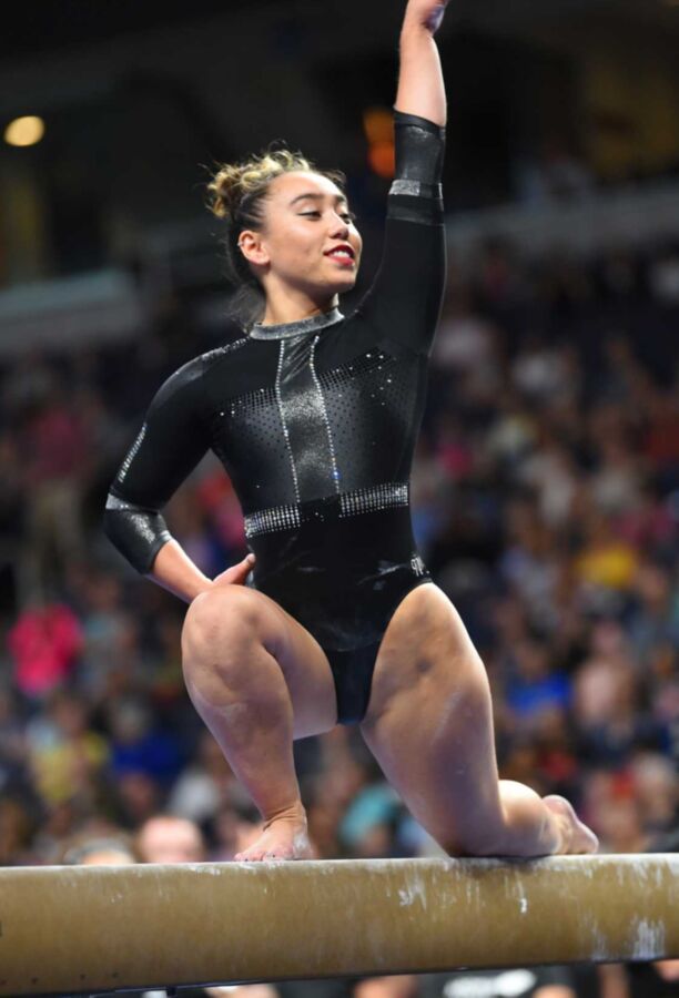 Ginasta asiático-americana Katelyn Ohashi