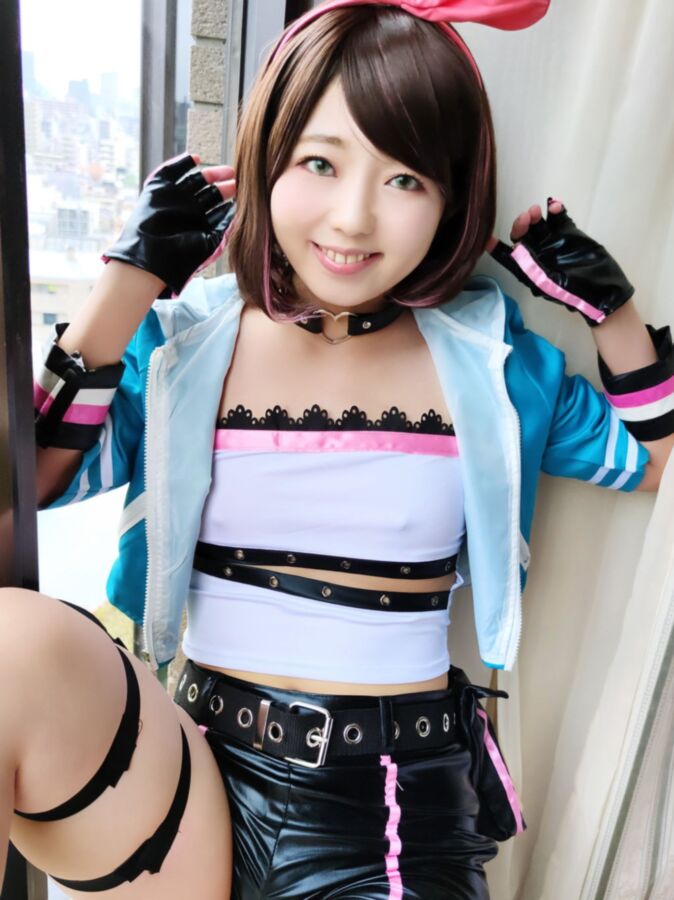 (Cosplay) La pequeña chica japonesa Azato Satenko como Kizuna Ai