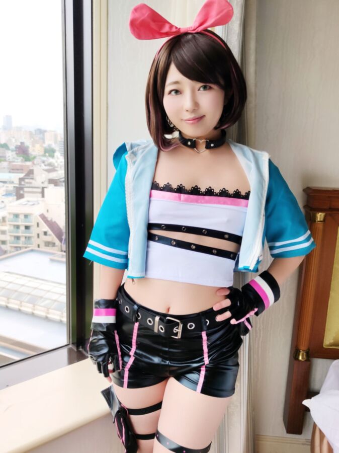 (Cosplay) La pequeña chica japonesa Azato Satenko como Kizuna Ai