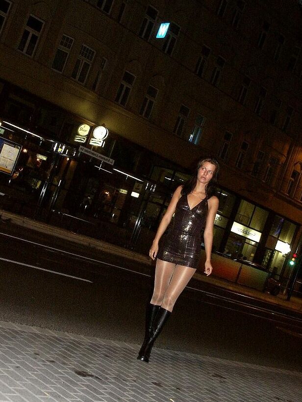 German Isabell posing in Boots