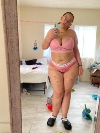 LA Blue TRÈS CHUBBY LATINA épaisse bbw bombasse grosses jambes BEAU CUL