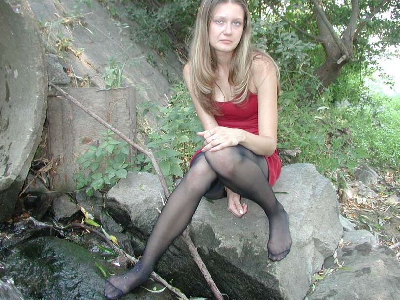 Nicole german teen in Pantyhose (Wasserrohr)