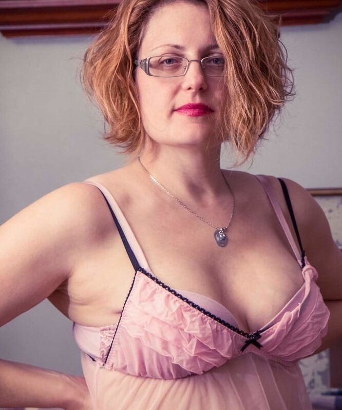 Sexy Glasses Milf