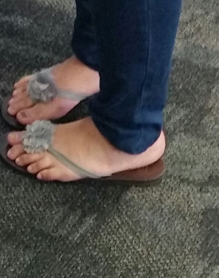 candid feet and toes