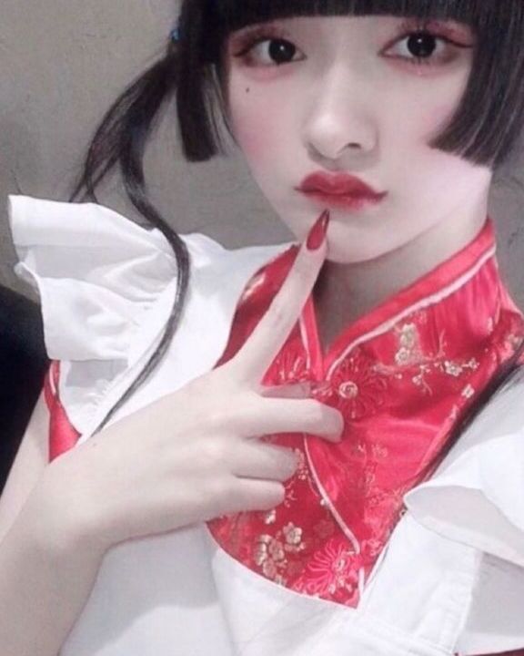 Incroyable fille vampire japonaise sexy