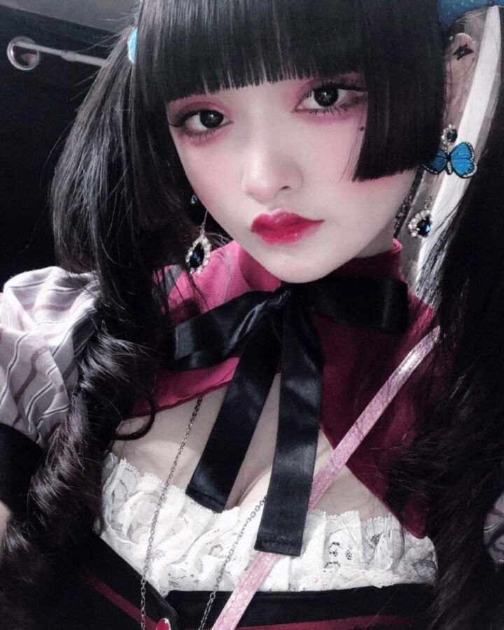 Incroyable fille vampire japonaise sexy