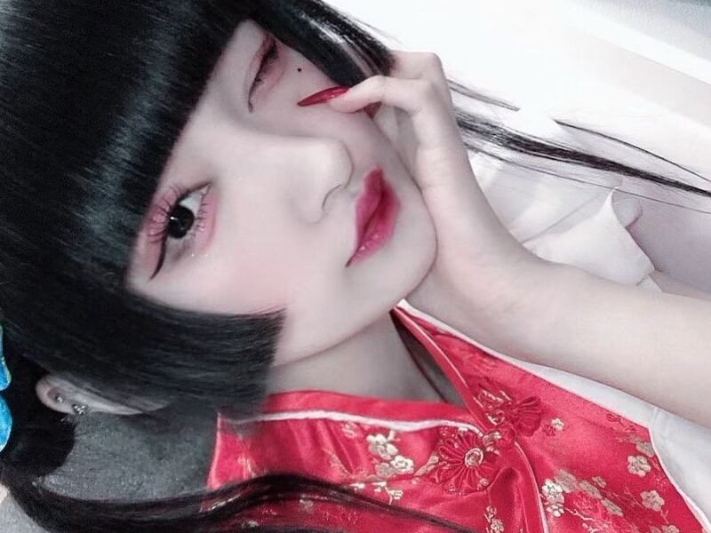 Incroyable fille vampire japonaise sexy