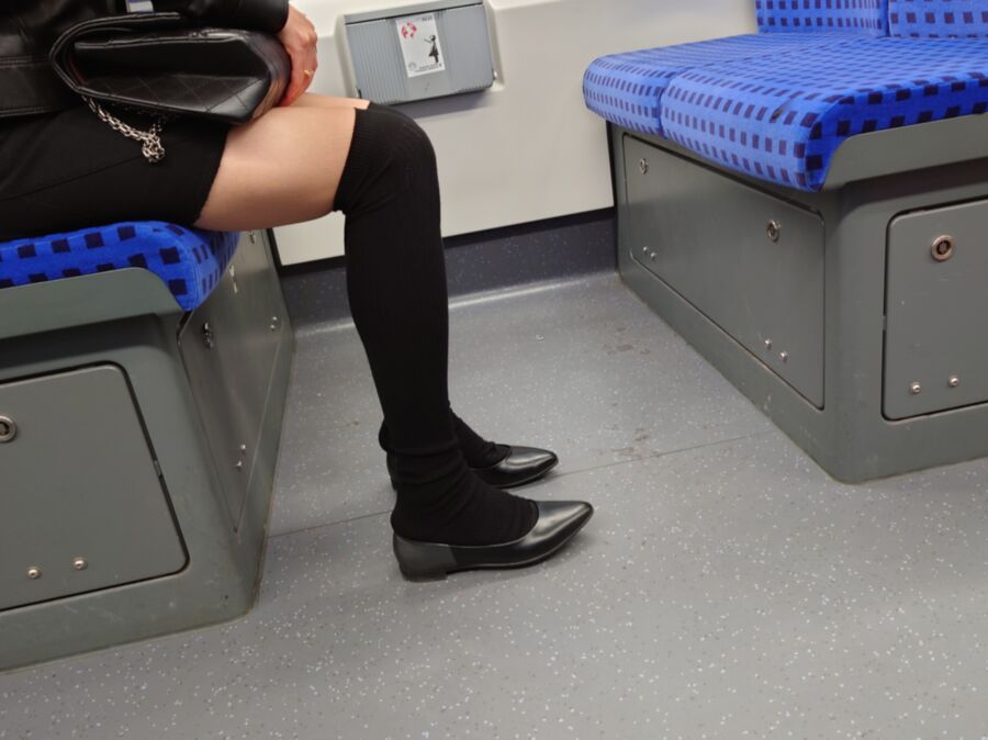 Very Nice Knee Socks in Pointy Flats