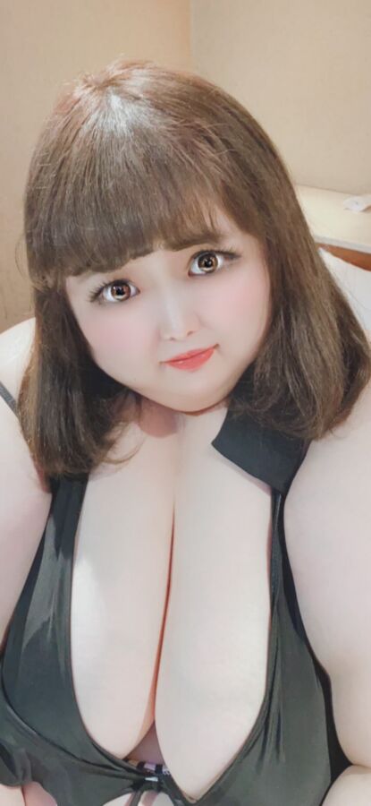 Erdbeer-Yurin (Amateur-BBW)