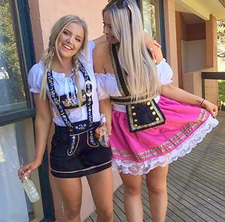 Fesche Madln im Dirndl zum Dreihundertsechsundzwanzigst`n